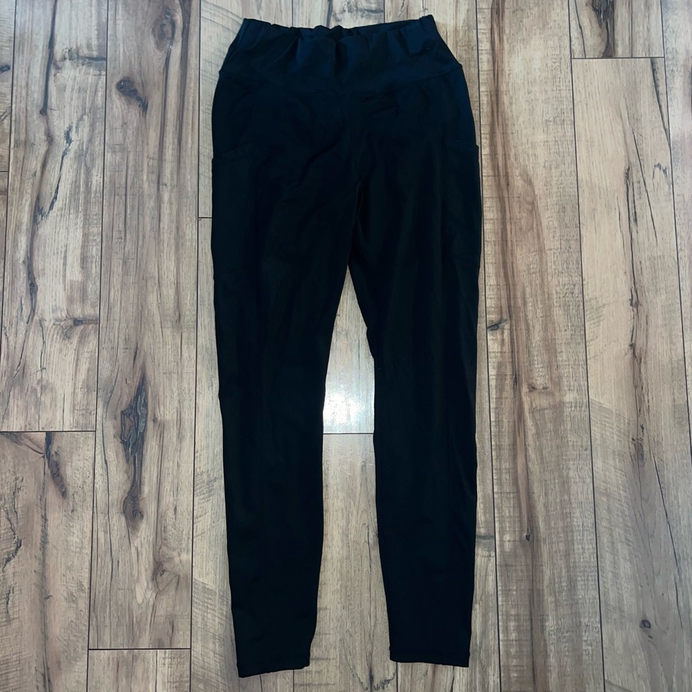 Black scrunch leggings